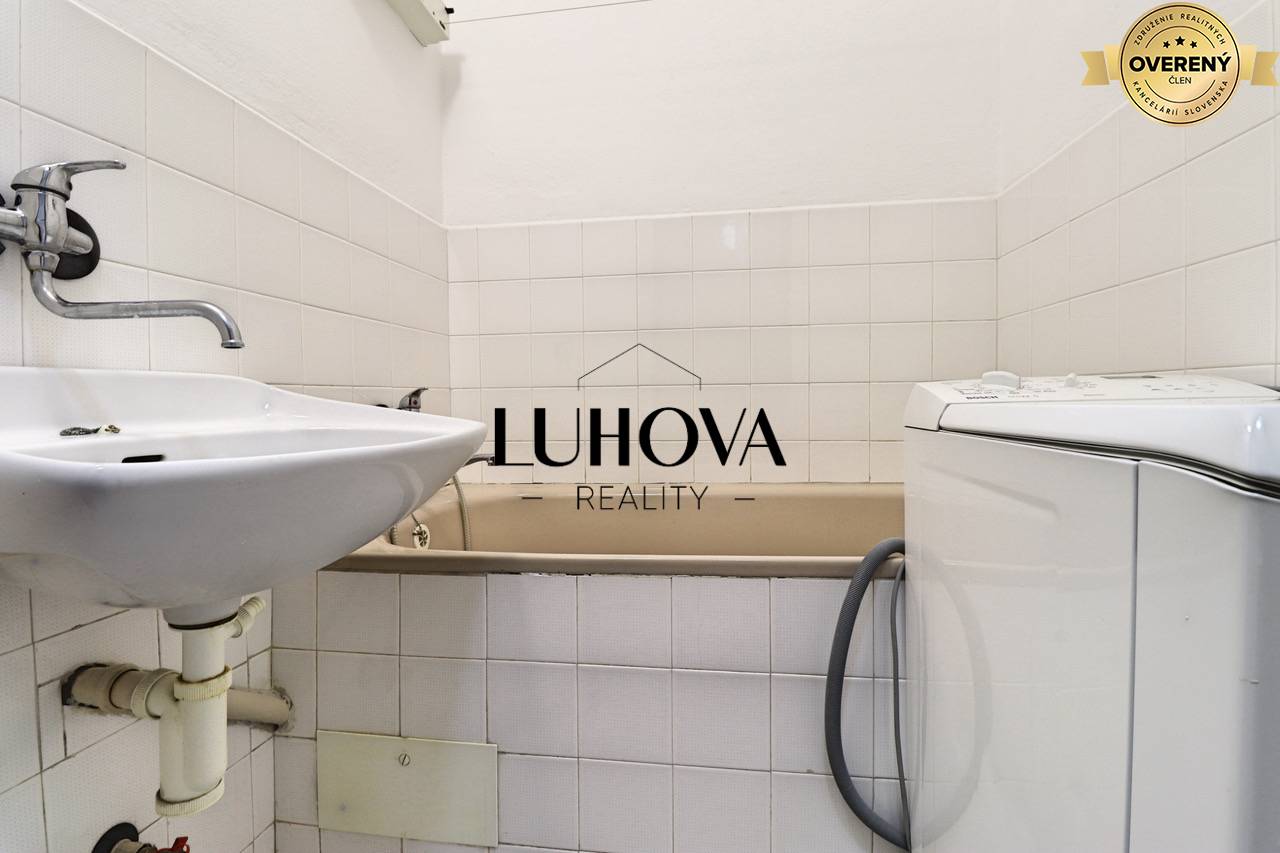 LUHOVA reality_4.jpeg