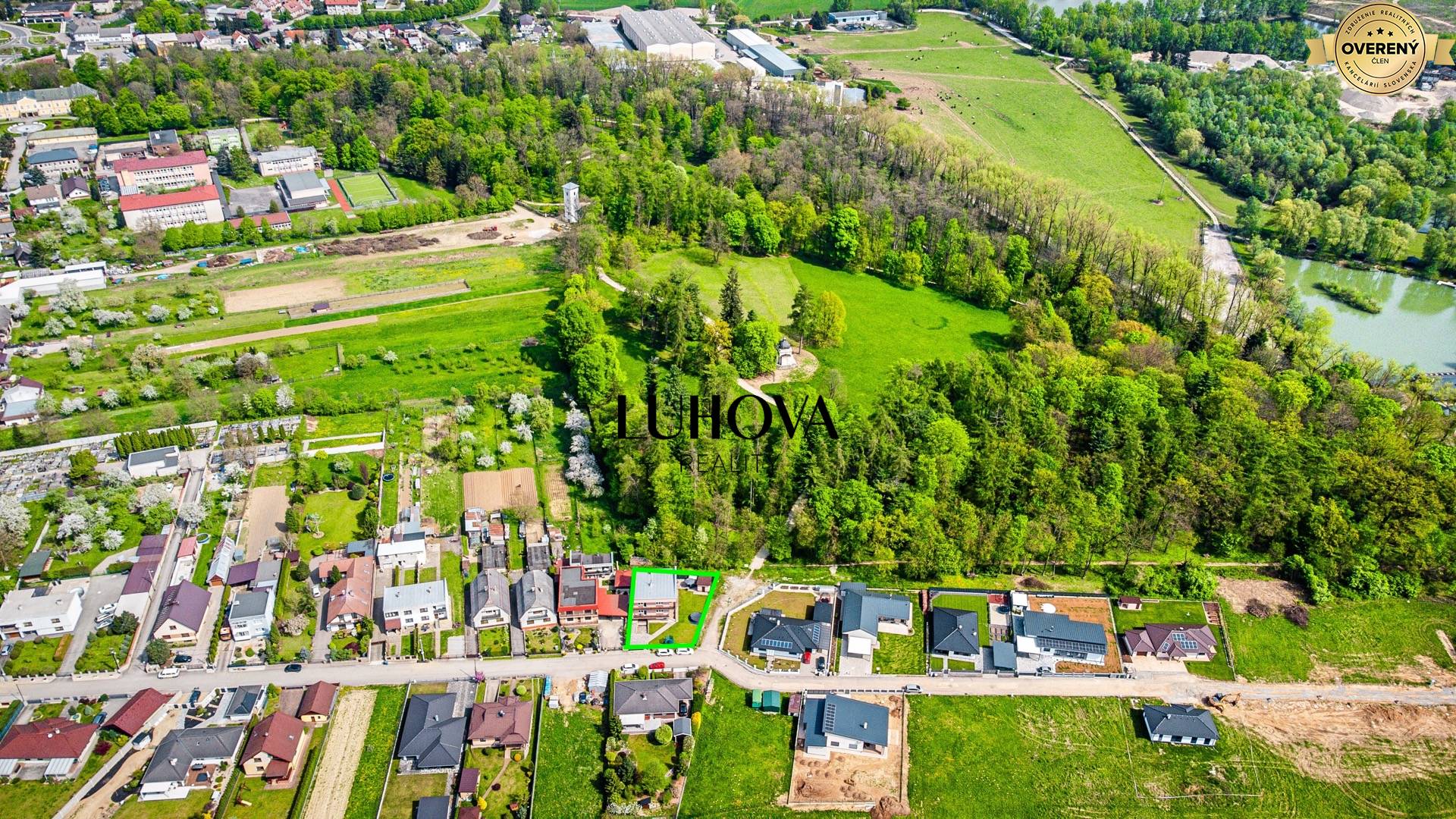 11-4-LUHOVA-5(1)_vyznačiť dom s pozemkom.jpg