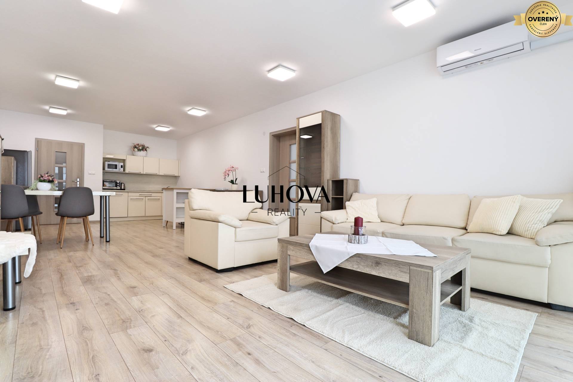 LUHOVA reality_1.jpg