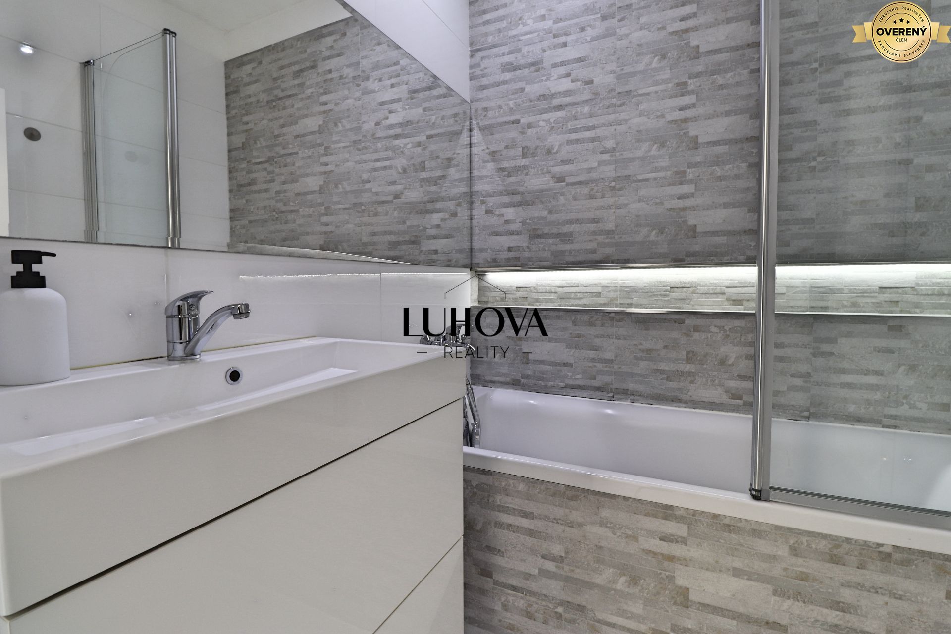 LUHOVA reality_6.jpg