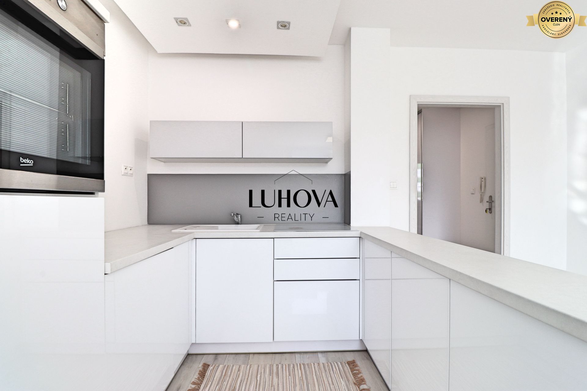 LUHOVA reality_10.jpg