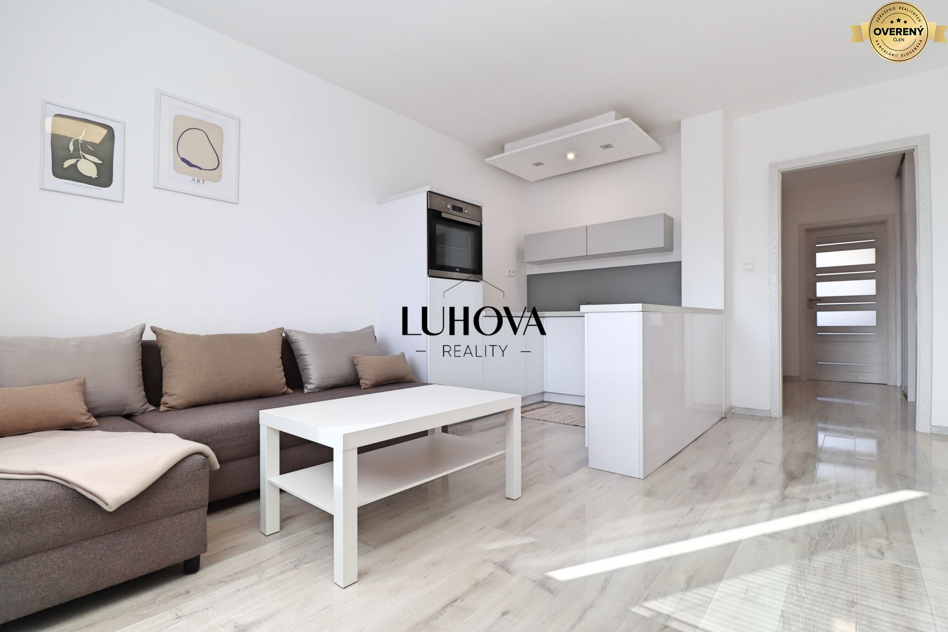LUHOVA reality_12.jpg