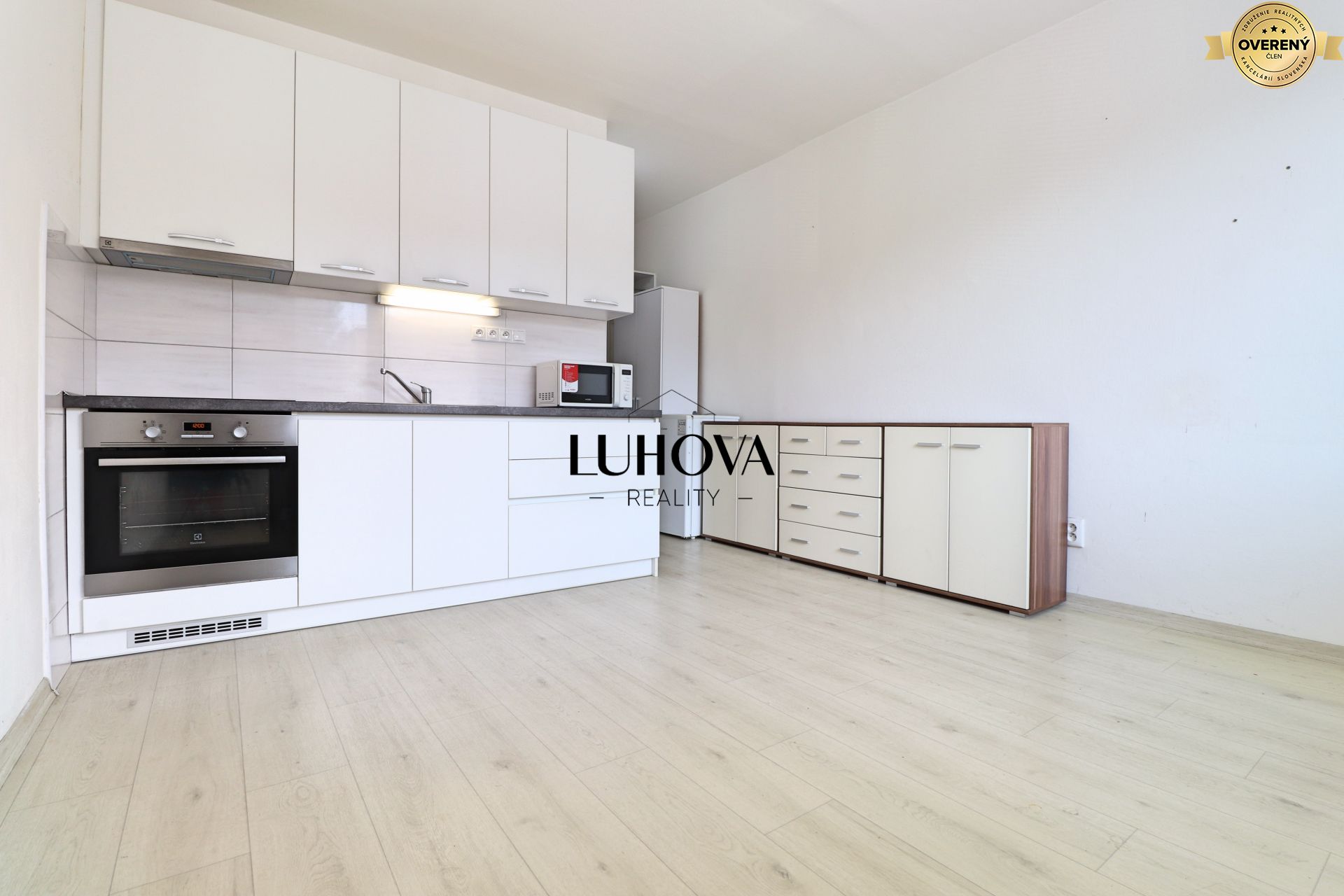 LUHOVA reality_7.jpg