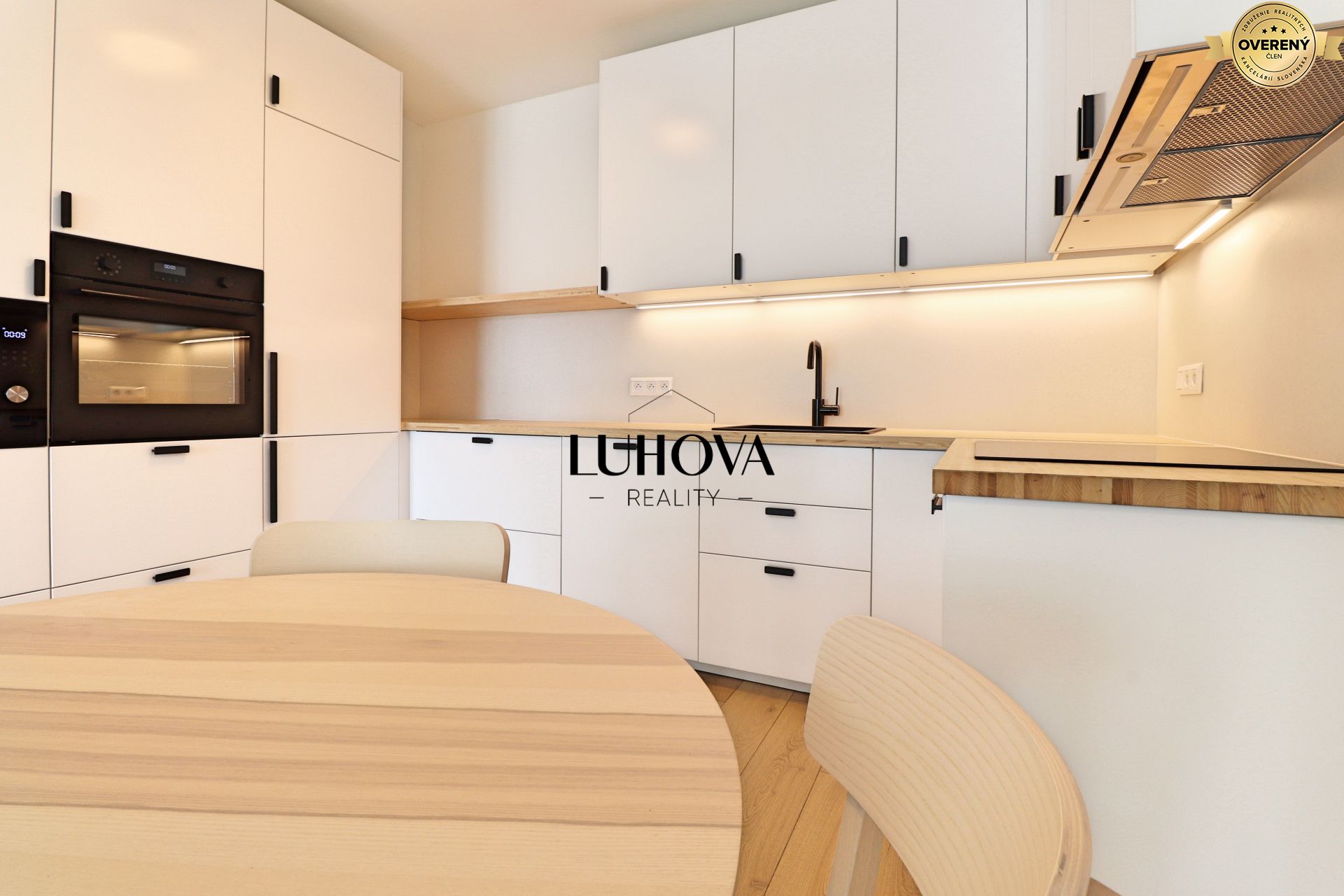 LUHOVA reality_6.jpg