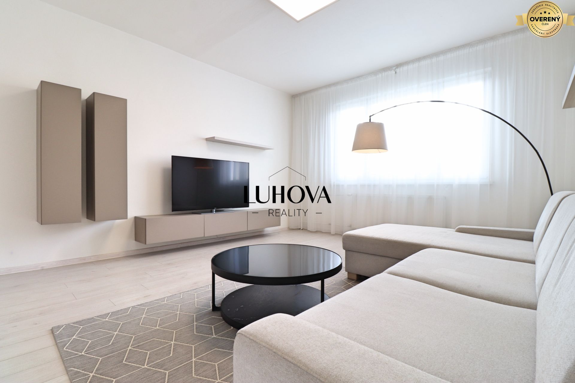 LUHOVA reality_2.jpg