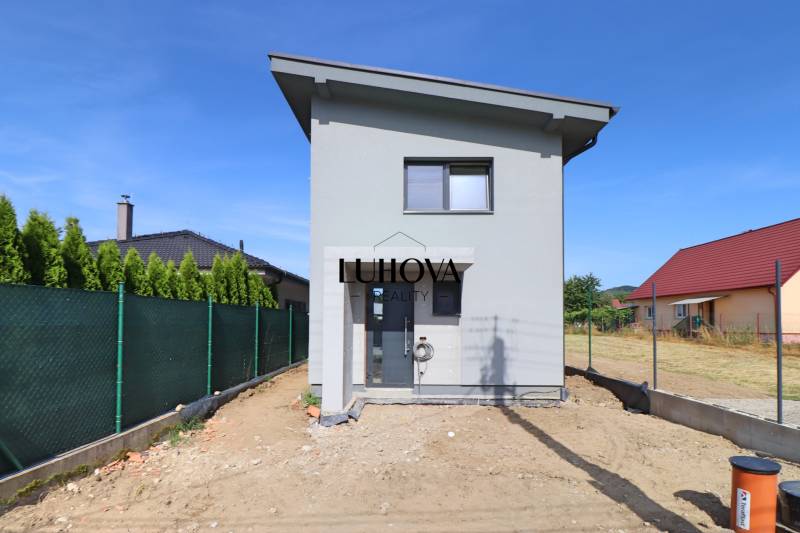 LUHOVA reality_6.jpg