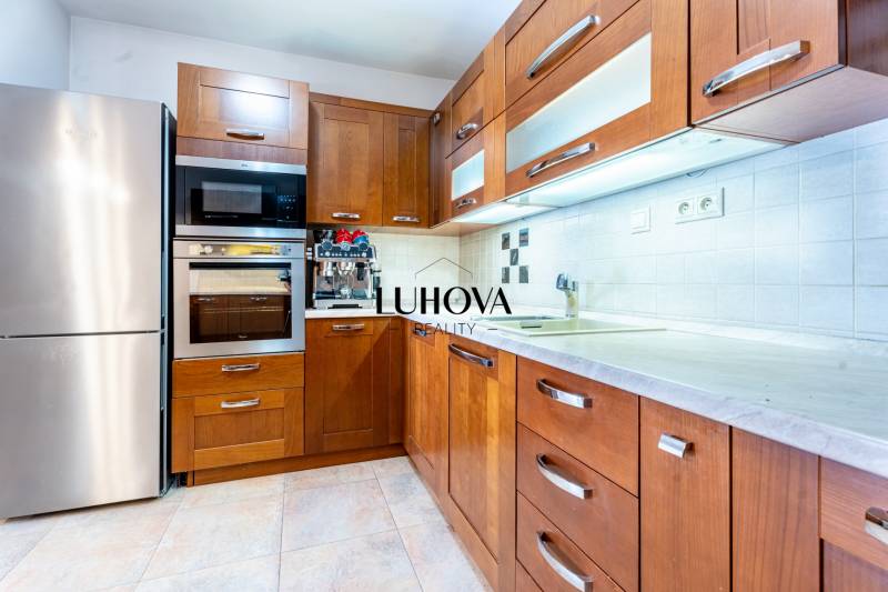 LUHOVA reality_2_2.jpg
