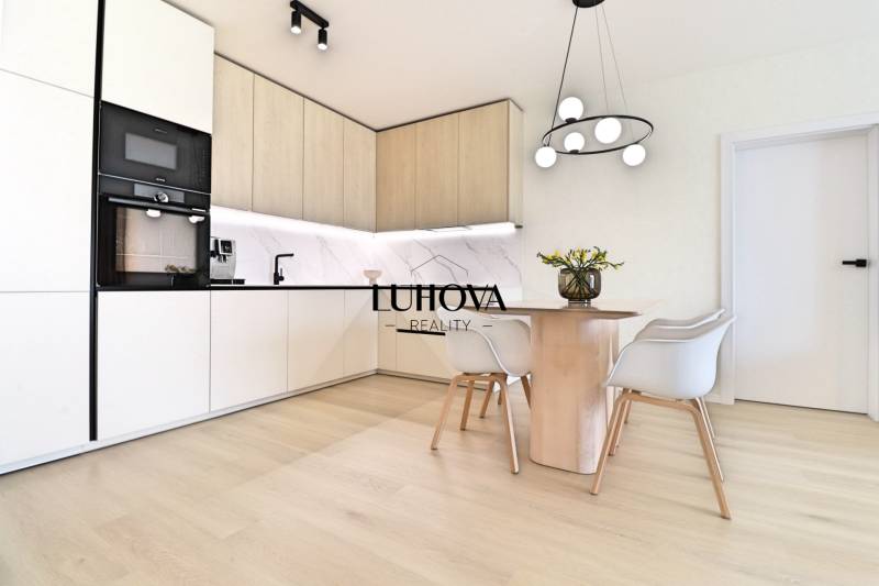 LUHOVA reality_15.jpg