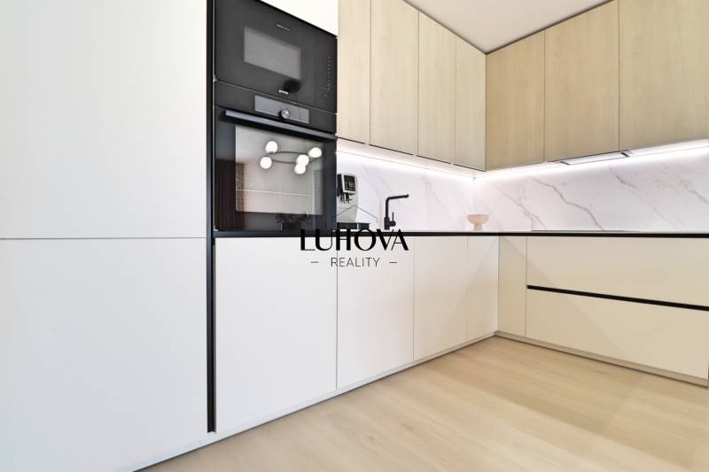 LUHOVA reality_11.jpg