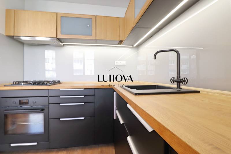 LUHOVA reality_8.jpg