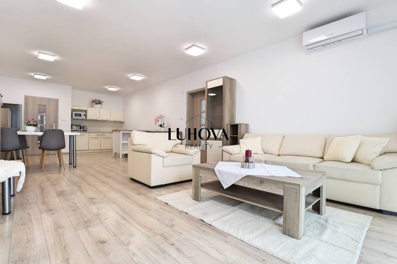 LUHOVA reality_1.jpg